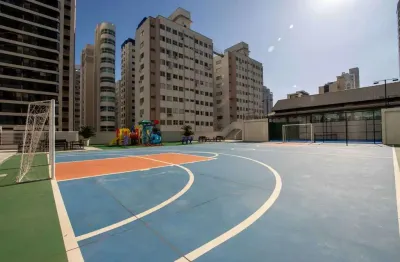 Apartamento diferenciado com 4 suítes e 5 vagas de garagem no centro de balneário camboriú/sc