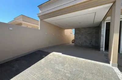 Casa com 2 dormitórios sendo 2 suítes e 1 vaga de garagem em Gov Celso Ramos/SC