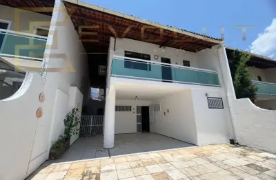 Casa em condomínio fechado com 4 quartos à venda na cidade dos funcionários, fortaleza  por r$ 680.000