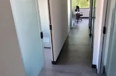 Sala comercial para alugar na Rua Lutécia, Vila Carrão, São Paulo