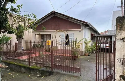 Casa térrea de 03 dormitórios com amplo quintal na vila tatetuba - zona leste de são josé dos campos