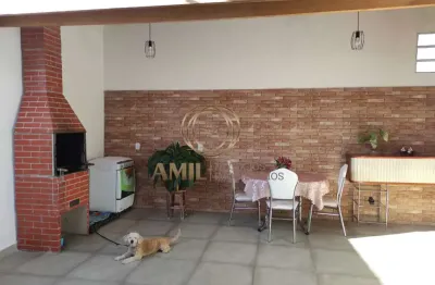Casa / condomínio / eugênio de melo / 03 dormitórios / quintal com churrasqueira / 80m² / são josé dos campos