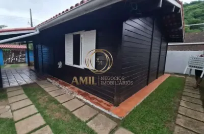 Imperdível! casa de madeira de 2 quartos com edícula em balneário garden mar, caraguatatuba-sp - 300m da praia - litoral norte
