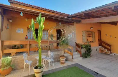 Casa 260 m²  jardim maria cândida  03 dormitórios sendo 1 suíte  caçapava sp