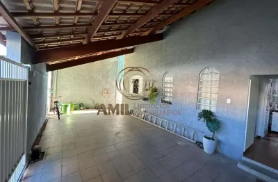 Casa /  jardim américa / 03 dormitórios com 01 suite  / 300m² ac  / taubaté