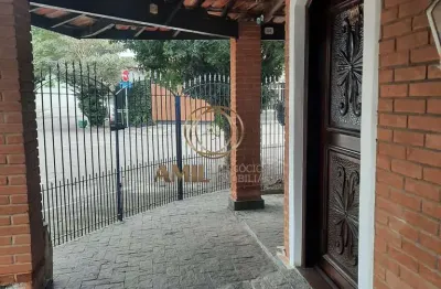 Ra amil vende casa 3 quartos, 1 suíte, 2 banheiros em um dos bairros mais privilegiados da zona sul, jardim estoril.