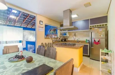 Casa sobrado / jardim minas gerais/ 03 dormitórios sendo suite / 134m²/ são josé dos campos