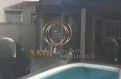 Casa com piscina / 01 dormitório / jardim uirá/ 261 m² de terreno / 42 m² de área construída são josé dos campos