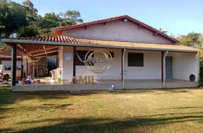 Chácara mobiliada / 02 dormitórios sendo 1 suíte / paraibuna / 200 m² de terreno / 280 m² de área construída