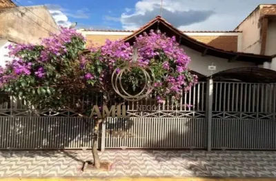 Casa comercial com 3 salas para alugar no Centro, Taubaté 