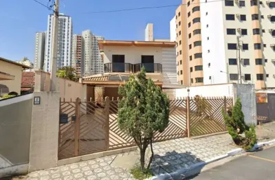 Casa / jardim das nações / 03 dormitórios com 03 suítes / 500m²/ taubaté.