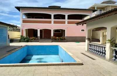Lindo sobrado em condominio fechado. piscina e area gourmet. 5 dormitorios e 4 suites. amplo espaço.