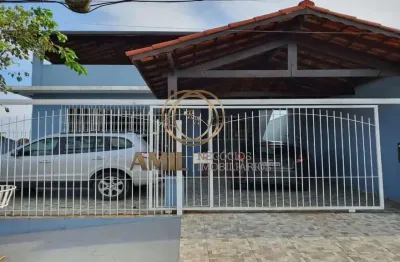 Casa sobrado / 3 dormitórios 1 suíte / piscina / 350m² /jardim valparaiba - sjc
