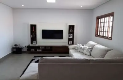 Casa / borda da mata / 03 dormitórios / 01 suíte/ 150 m2 terreno / 150 m² área construída / caçapava