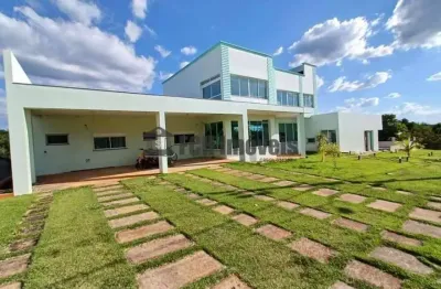Casa no condomínio portal dos bandeirantes ii em porto feliz