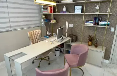 Sala ampla no ceo salvador shopping para venda com fino acabamento e 100% mobiliada!