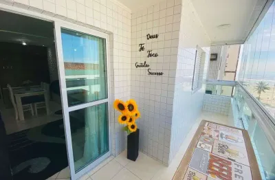Apartamento 02 dormitórios sendo suíte compartilhada, 50 metros do mar.