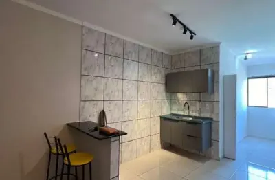 Praticidade e conforto em um só lugar – kitnet semimobiliada com 40m²