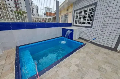 Casa isolada com 82m²  são 3 dormitórios sendo 1 suíte com piscina/ praia grande