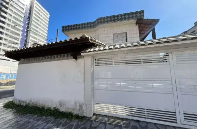 Excelente sobrado com churrasqueira na aviação em praia grande/sp.