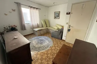Apartamento na vila tupi reformada com area de serviço a 200 metros da praia