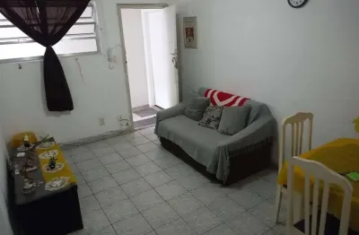 Sala living com vista livre | andar alto | prédio frente mar – praia grande, sp.