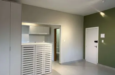 Kitnet reformada e semi mobiliada no canto do forte – praia grande/sp