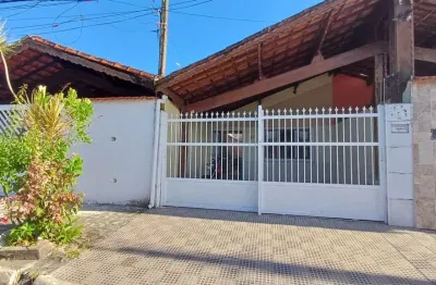 Linda casa geminada de 2 dorm pertinho da praia no jd real praia grande