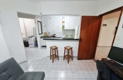 Apartamento dividido em 1 dorm a 200 metros da praia no canto do forte