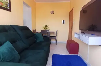 Apartamento 1 dorm mobiliado com sacada a 200 metros da praia em praia grande/sp