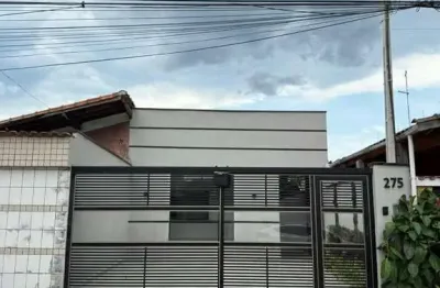 Casa individual 2 dormitórios c/1suíte com área gourmet+jacuzzi/ canto no forte