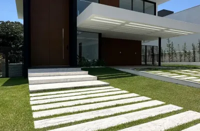 Casa de alto padrão no alphaville litoral norte 3 – projeto exclusivo e sofisticação