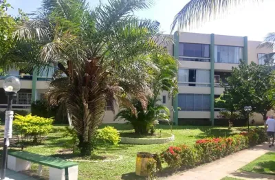 Apartamento reformado 3/4 com suíte a 200m da praia de vilas