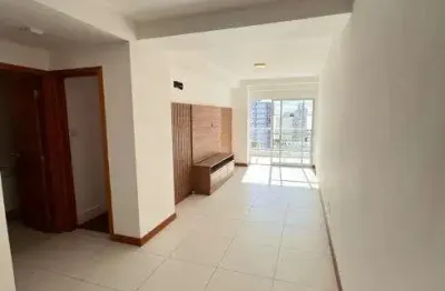 Apartamento - 2/4 com suíte - 68m² - andar alto - barra