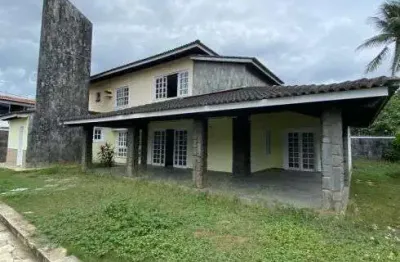 Casa lindissima - 5 quartos sendo 3 suítes - itapuã