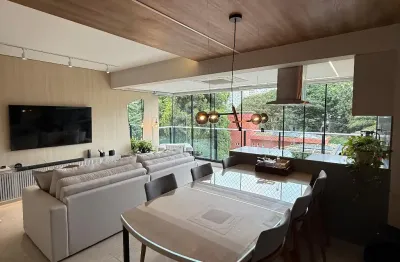 Oportunidade: belíssimo apartamento de 2 suítes no horto, finamente decorado