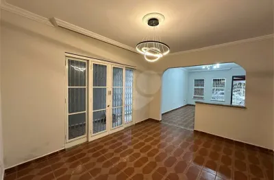 Casa com 3 quartos para alugar na Vila Rezende, Piracicaba 
