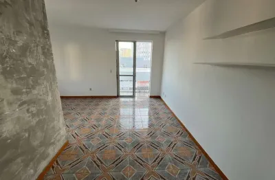 Apartamento de 1 dormitório, sacada, vista livre, 1 vaga de garagem, ideal airbnb
