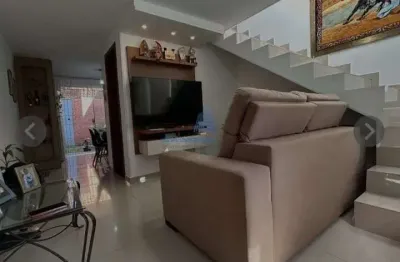 Casa com 2 suítes, 2 pavimentos, nova, toda mobiliada