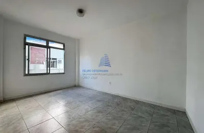 Apartamento padrão de 2 dormitórios, bom de sol, ventilado e iluminado, 1 vaga de garagem- trindade/fpolis