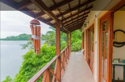 Casa alto padrão em lagoa da conceição, com atracador para barco, florianópolis/sc