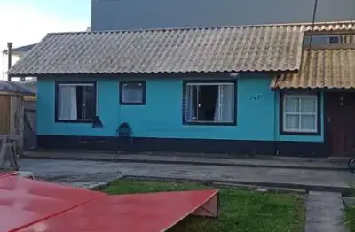Casa no bairro carianos, aceito carro no negócio, pequeno parcelamento, florianópolis/sc