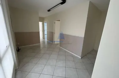 Sala comercial em centro, direto com proprietátio, florianópolis/sc, 3 ambientes, hall de recepção, copa, depósito e banheiro, com 67 m2 privativos! aluguel direto com proprietário