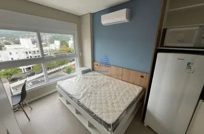 Studio no bairro carvoeira, totalmente mobiliado, com 1 vaga de garagem, florianópolis/sc