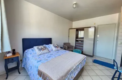Studio com 1 vaga rotativa,  mobiliado e reformado,  sol da manhã, florianópolis