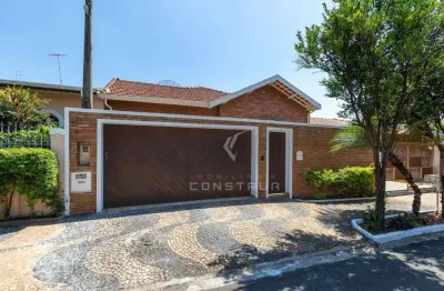 Casa reformada com piscina no taquaral, em campinas/sp.