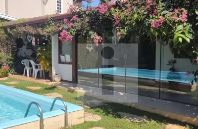 Casa em condomínio com 4 dormitórios, área gourmet e piscina à venda no parque da hípica – campinas/sp