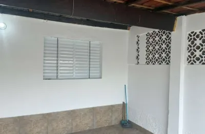 Casa para Locação em Suzano, Jardim Lincoln, 3 dormitórios, 1 banheiro, 2 vagas