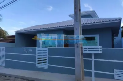 Casa em condomínio fechado com 3 quartos à venda na estrada deodoro de azevedo, ogiva, cabo frio, 120 m2 por r$ 840.000