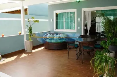 Casa à venda -  condomínio dos pássaros cabo frio -  o condomínio disponibiliza lazer, segurança e qualidade de vida.